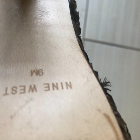 Metallic heeled sandals - Picture 4 of 5